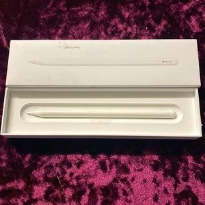 Selling this Apple Pencil 2nd generation.. in excellent condition comes with box